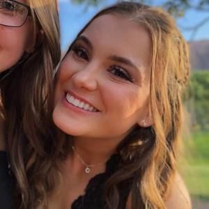 Meet your Posher, Magdalena